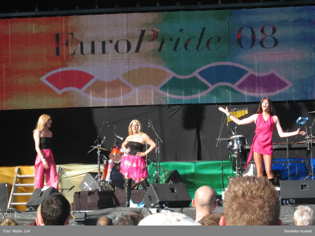 EuroPride 2008 - 25 juli till 3 augusti i Stockholm. Festival för homosexuella, bisexuella och transpersoner. Invigningen av Pride Park i Tantolunden.