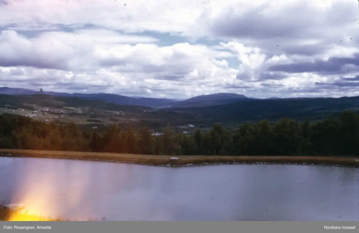 Bruksvallarna, fäbod, 1974. Byggnader, djur, människor och natur.