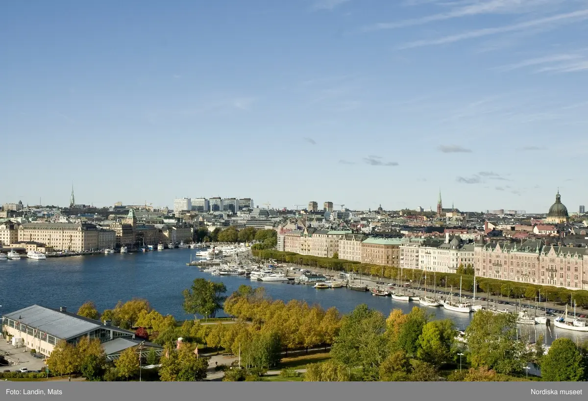 Nordiska museet, utsikt över Stockholm från tornet på museibyggnaden. Vyer över bl a Galärvarvet, Strandvägen, Skeppsholmen, Hötorgsskraporna mm. 2007-2012