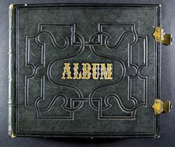 "Photografiskt Album för år 1861 öfver fångar förvarade å Ma