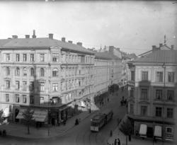 Stockholm, Sveavägen/Tegnérgatan sett snett från ovan. Spårv