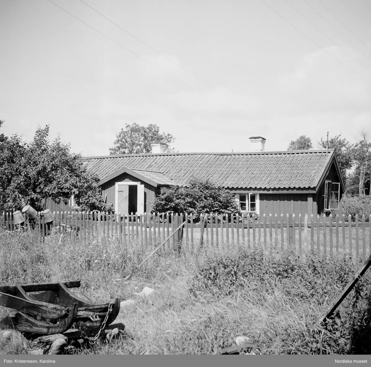 Södermanland, Ornö, Västanvik. Boningshuset sett från ladubacken.