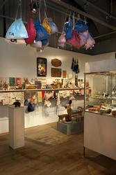 Utställningen Skolslöjd 2012-13 väckte både minnen och visad