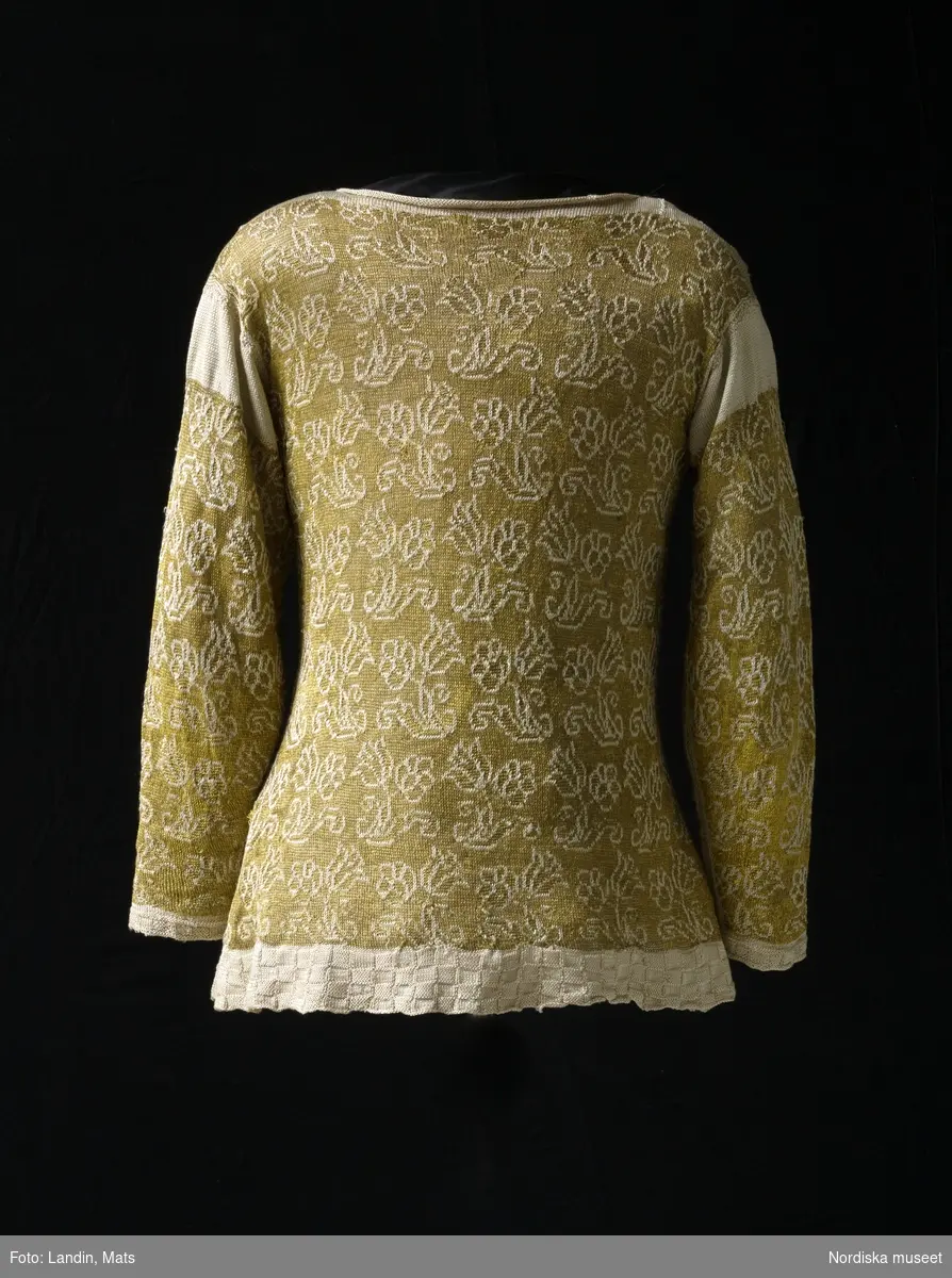 Tröja av gult silke. Silketröja. 1600-tal. 
NM  inv.nr 221941