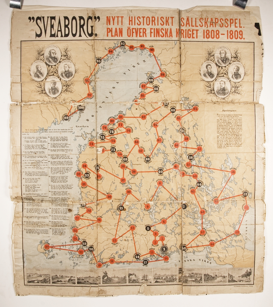 Historiskt sällskapsspel "SVEABORG" NYTT HISTORISKT SÄLLSKAPSSPEL. PLAN ÖFVER FINSKA KRIGET 1808-1809 med tryckt spelplan av papper över Finland och finska kriget 1808-1809, karta över Finland, Bottniska Viken samt nordöstra Sverige med orter och slag utsatta och siffror som hänvisar till verser. Åtta ellipsformade bilder upptill föreställande von Döbeln, Sandels, Adlercreutz, Cronstedt osv. och nio rektangulära bilder nedtill på olika städer och orter. Spelplanen är söndrig och den är uppklistrad på tågtidtabell Stockholm - Malmö. Tryckt i Stockholm S.A. Ekboms förlag, Centraltryckeriet.