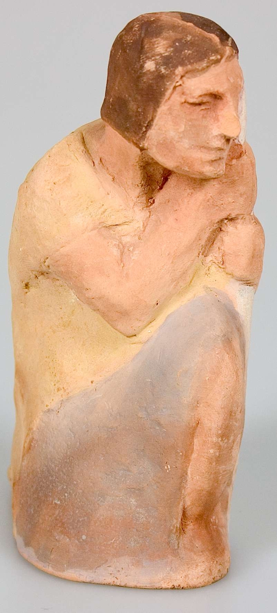 Tjugo lergodsfigurer till julkrubba. De flesta figurerna är märkta B-4252.
I gruppen ingår Maria med Jesusbarnet, Josef, tre vise män, herdar, människor med gåvor, änglar, får, en elefant och en kamel. Elefanten är till skillnad från de andra figurerna obränd. De flesta figurerna är målade. Maria med Jesusbarnet är målad i blått, rosa-lila och guld. De tre vise männen är målade i bland annat guld, grönt, blått och gult. Övriga figurer har en mer sober färgskala.
Figurerna har varierande mått. Den längste av de tre vise männen är 20,5 cm hög. De små änglarna är bara 8,5 cm höga.