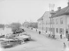 Svartbäcksgatan norrut från Skolgatan, kvarteret Edda, Svartbäcken, Uppsala 1901 - 1902