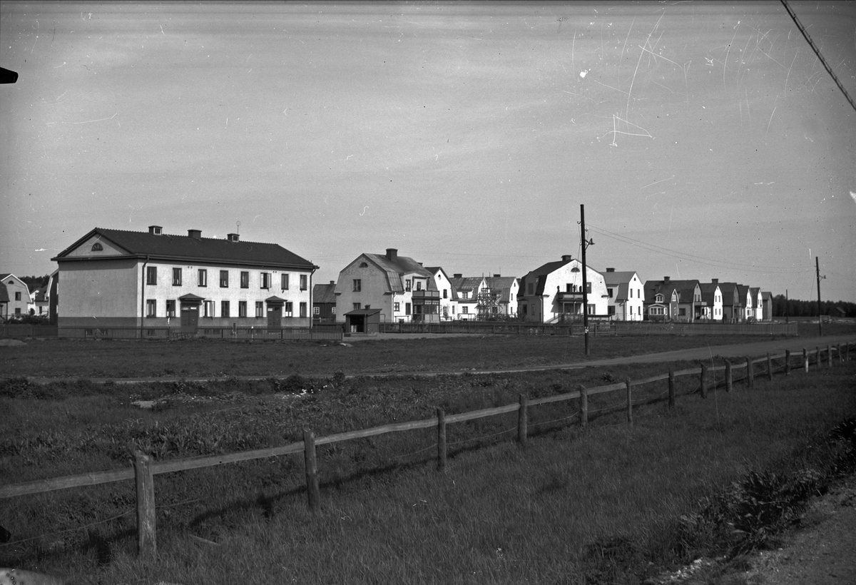 Bostadsområde med barnrikehus och villor på Ingvarsgatan, Svartbäcken, Uppsala, sannolikt 1930-tal