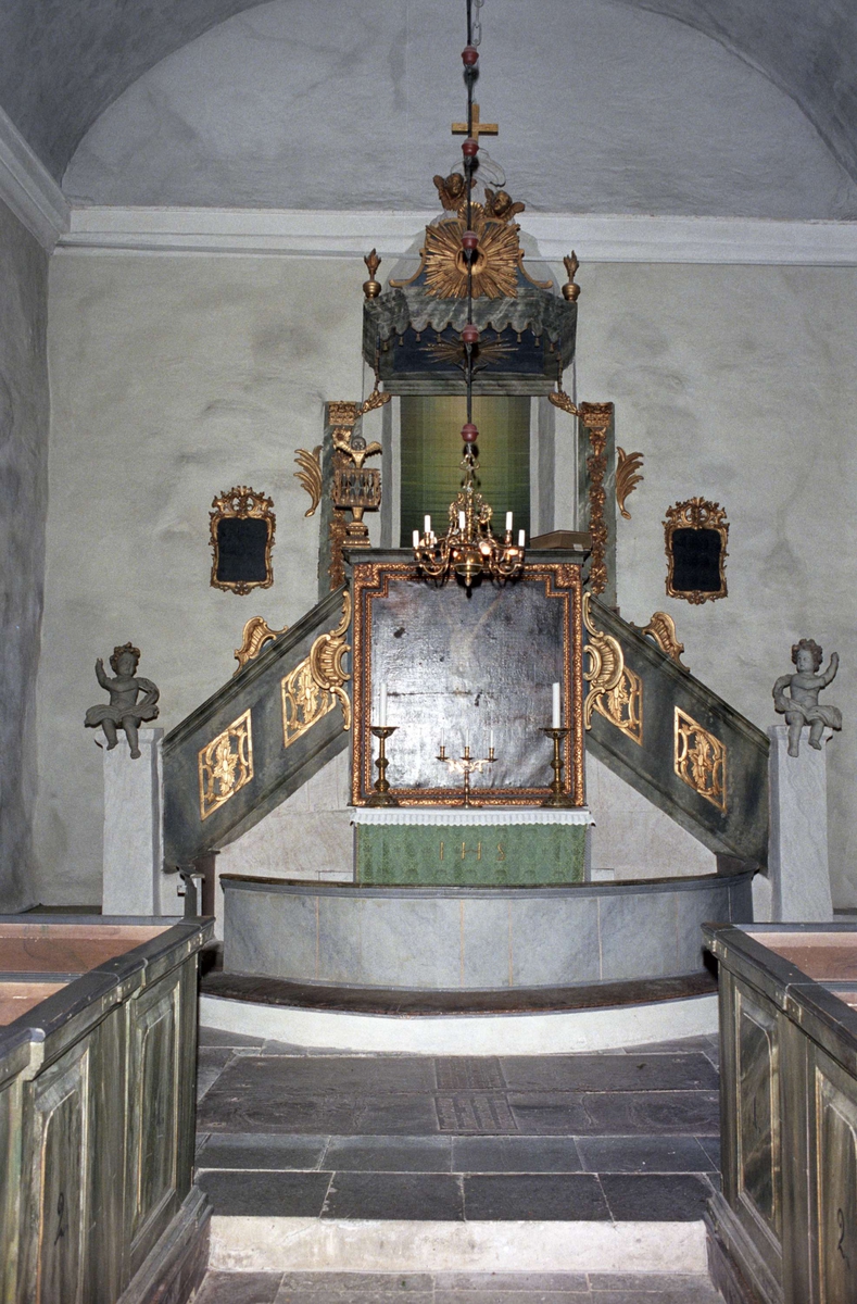 Plantyp-Enskeppig, Salkyrka, Kyrka