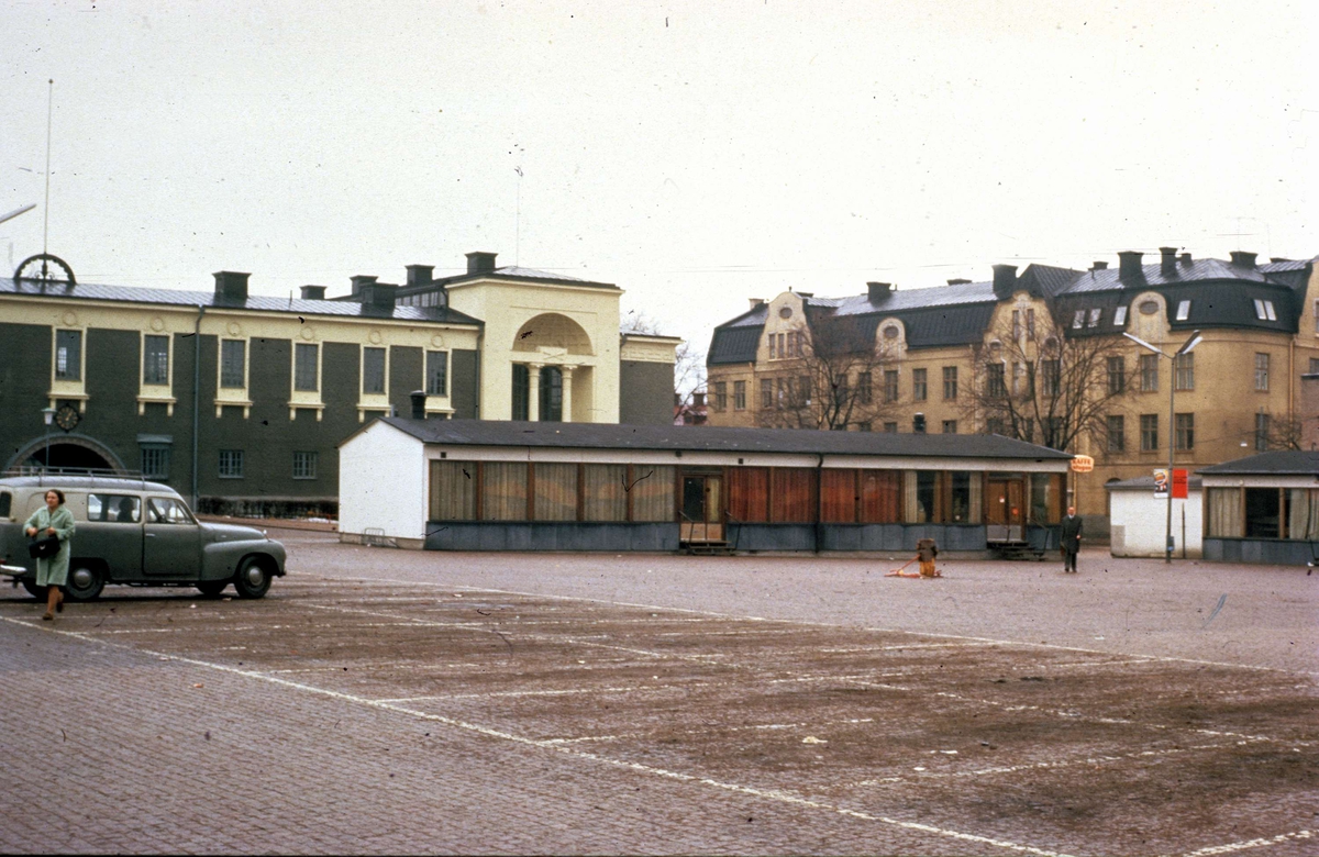 Vaksala torg, Uppsala 1970. I fonden Vaksalaskolan
