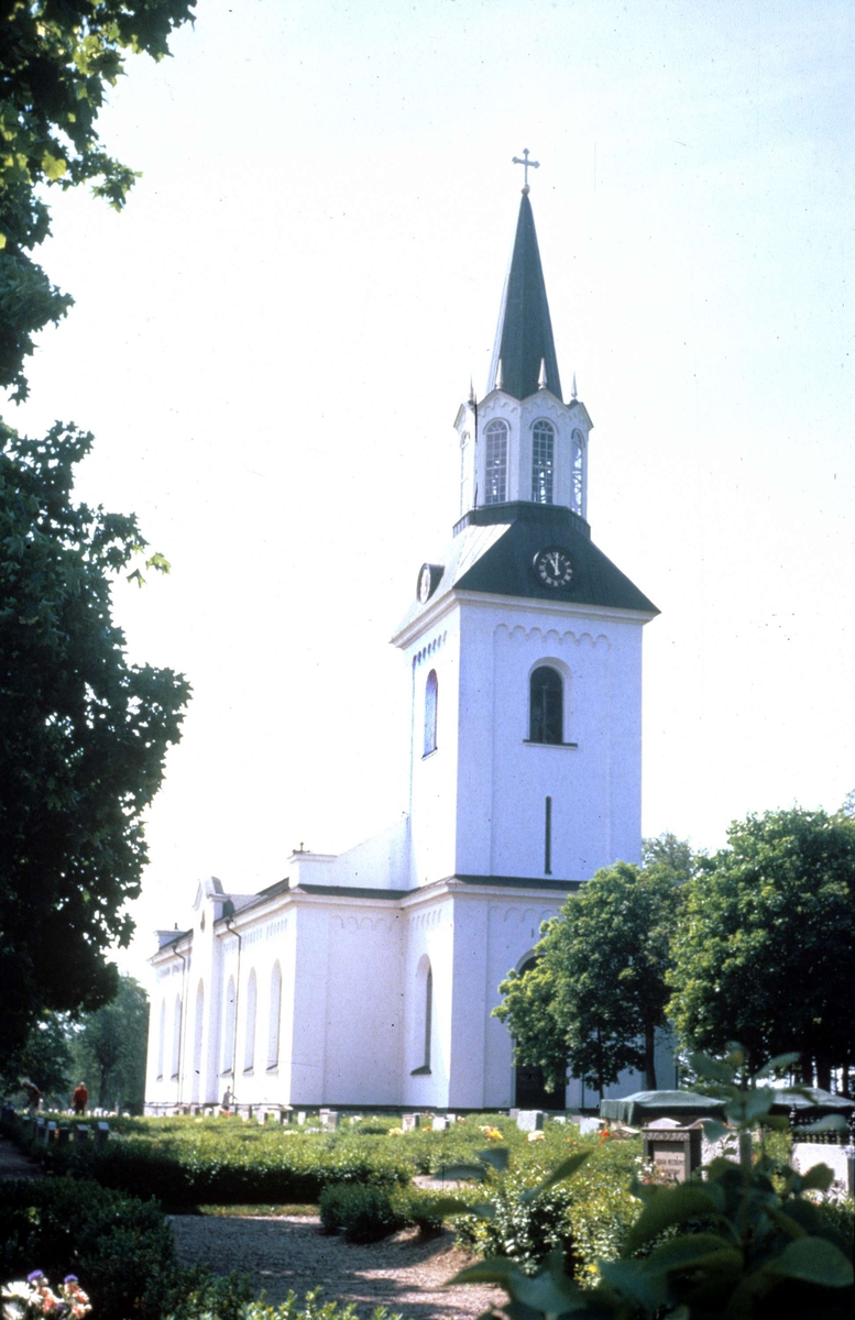 Plantyp-Treskeppig, Kyrka, Hallkyrka