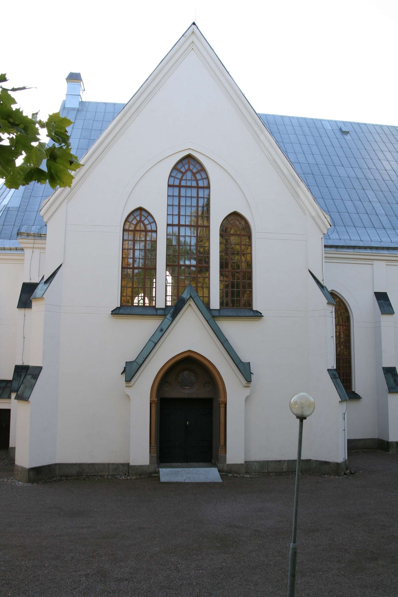 Skutskärs kyrka, exteriör. Norra tvärskeppsgaveln. 