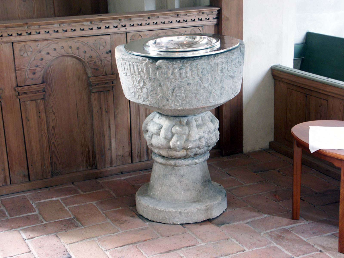 Dopfunt i Kungs-Husby kyrka, Kungs-Husby socken, Uppland 2005