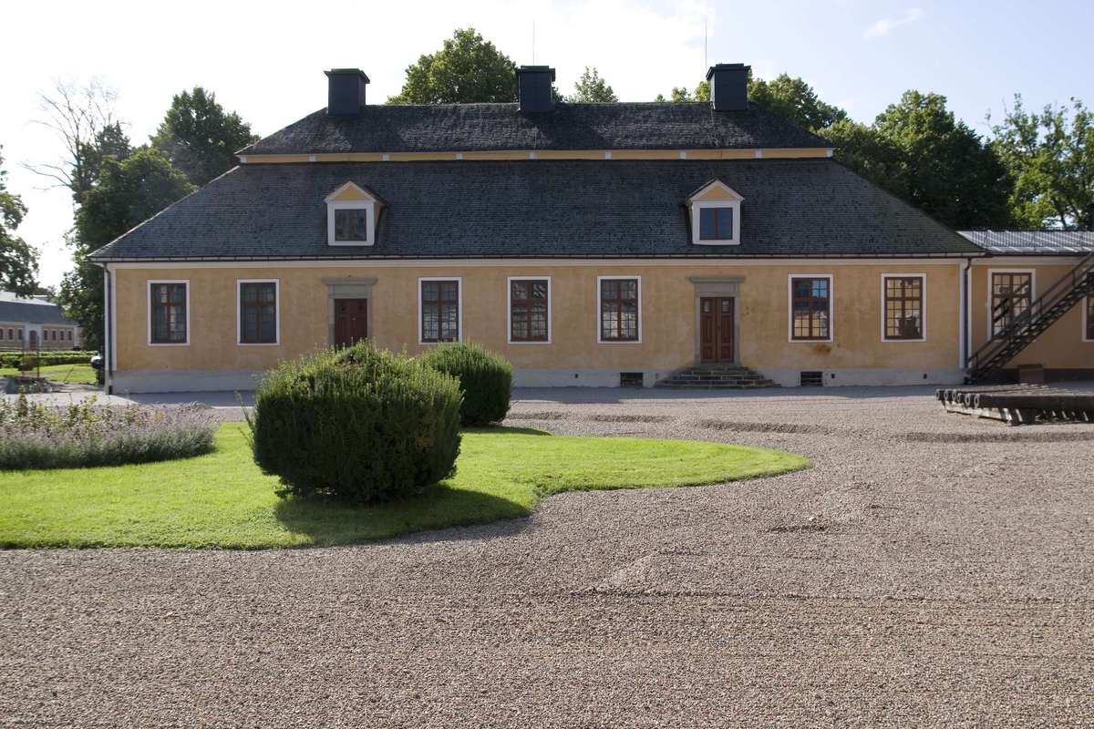 Lövstabruks herrgård, Österlövsta socken, Uppland 2009. Södra flygeln. 