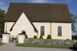 Rasbokils kyrka, Rasbokils socken, Uppland juli 2009. Vy frå