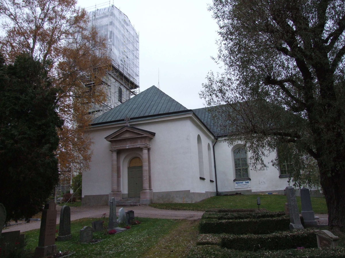 Arkeologisk schaktningsövervakning, Alunda kyrka, Alunda socken, Uppland 2009