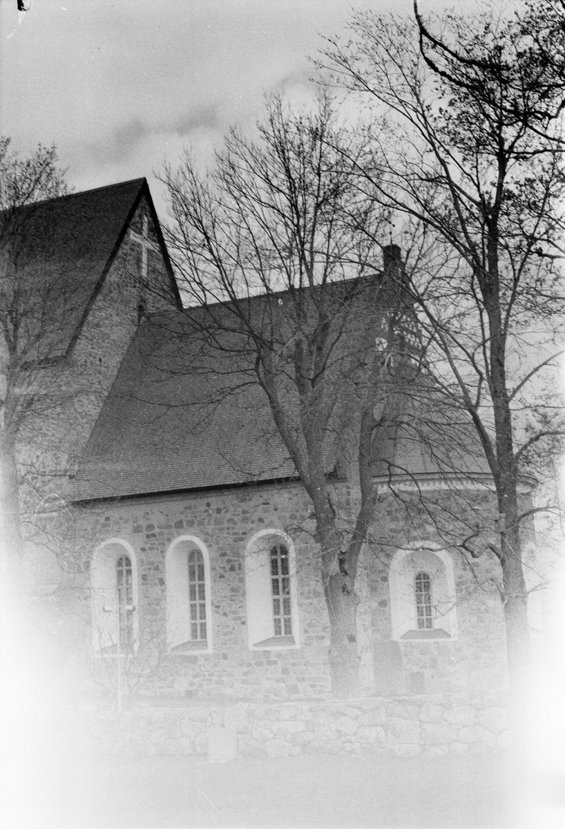 Gamla Uppsala kyrka - Arkeologi Gamla Uppsala 1988-1990