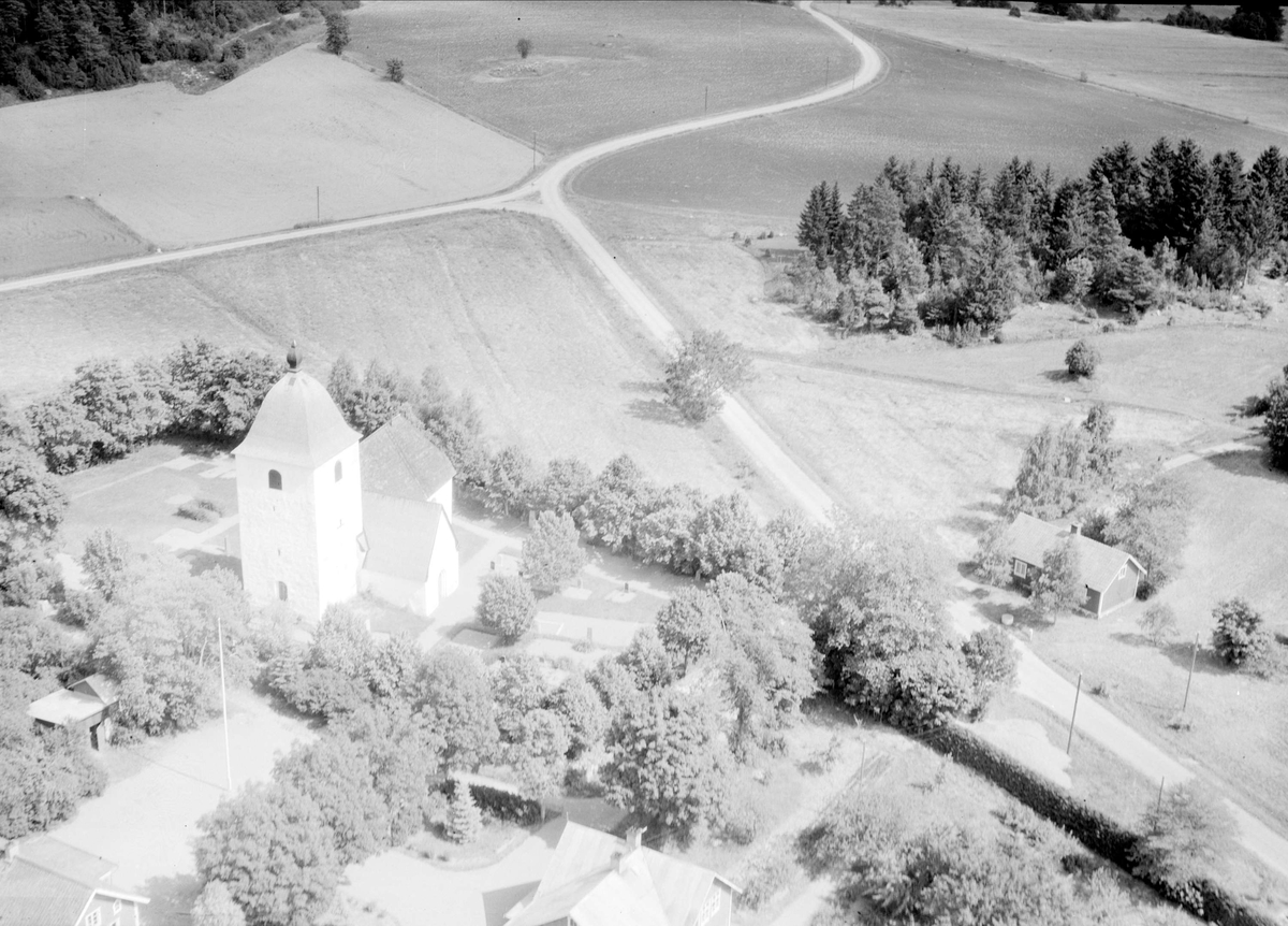 Flygfoto över Kulla kyrka, Kulla socken, Uppland 1947