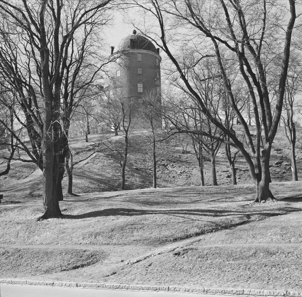 Slottsbacken med Uppsala slott i bakgrunden,  Uppsala 1967