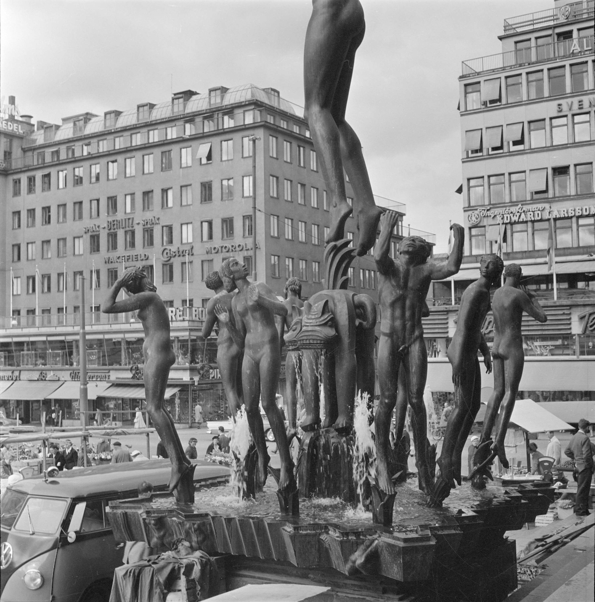 Fontänskulptur Orfeusgruppen av Carl Milles framför Konserthuset på Hötorget i Stockholm