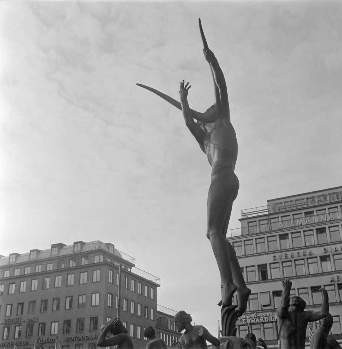 Fontänskulptur Orfeusgruppen av Carl Milles framför Konserthuset på Hötorget i Stockholm