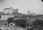 Vy över Akademiska sjukhuset, Uppsala slott och Uppsala domkyrka före 1885