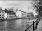 Fyrisån och bebyggelse längs Västra Ågatan, Uppsala 1948