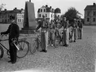 Cykelkortege i samband med starten av Svenska cykelveckan, Vaksala torg