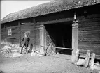 Stall och portlider, Spikbole, Bälinge socken, Uppland 1920-tal