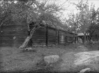 Loge, stall och fähus, Vreta torp, Dalby socken (Uppsala-Näs socken), Uppland, sannolikt 1920-tal