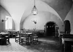 Restaurang Domtrappkällaren, S:t Eriks gränd, Uppsala. Interiör september 1939