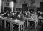 Sannolikt elever på Wiks folkhögskola i rikssalen på Wiks slott, Balingsta socken, Uppland 1934