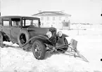 Volvo PV 652 med snöplog vid Institutet för högspänningsforskning, Husbyborg, Uppsala 1937