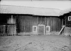 Stallportlider och stall - nu på friluftsmuseet Disagården - på ursprunglig plats i Gränby, Björklinge socken, Uppland