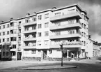 Flerbostadshus, kvarteret Hörnet, korsningen S:t Johannesgatan - Kyrkogårdsgatan, Uppsala september 1940