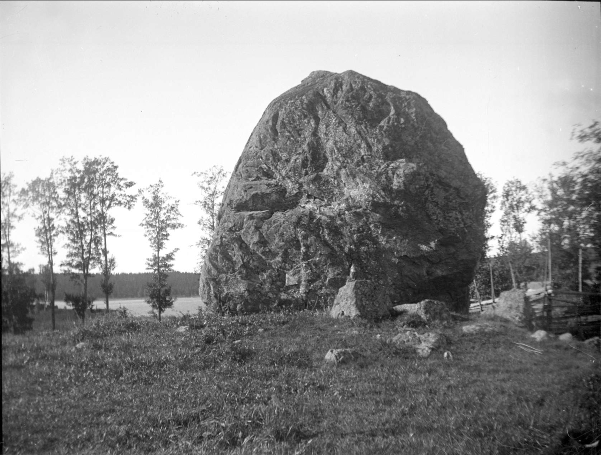 Flyttblock vid Edsjön, Eds socken, Uppland september 1922