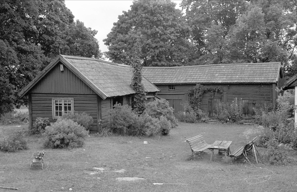 Ladugård, lider och bodar, Grytbol, Grytbol 1:2, Funbo socken, Uppland 1982