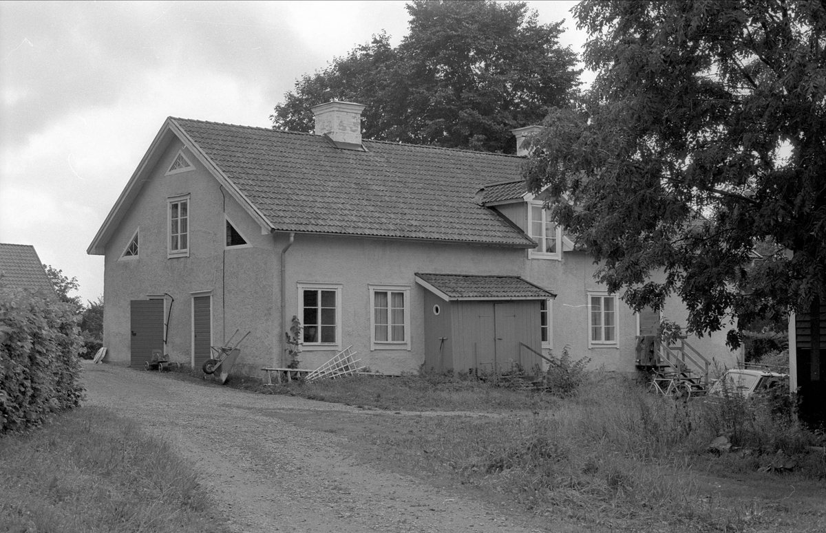 Bostadshus, Henriksberg 7:1, Rasbo socken, Uppland 1982