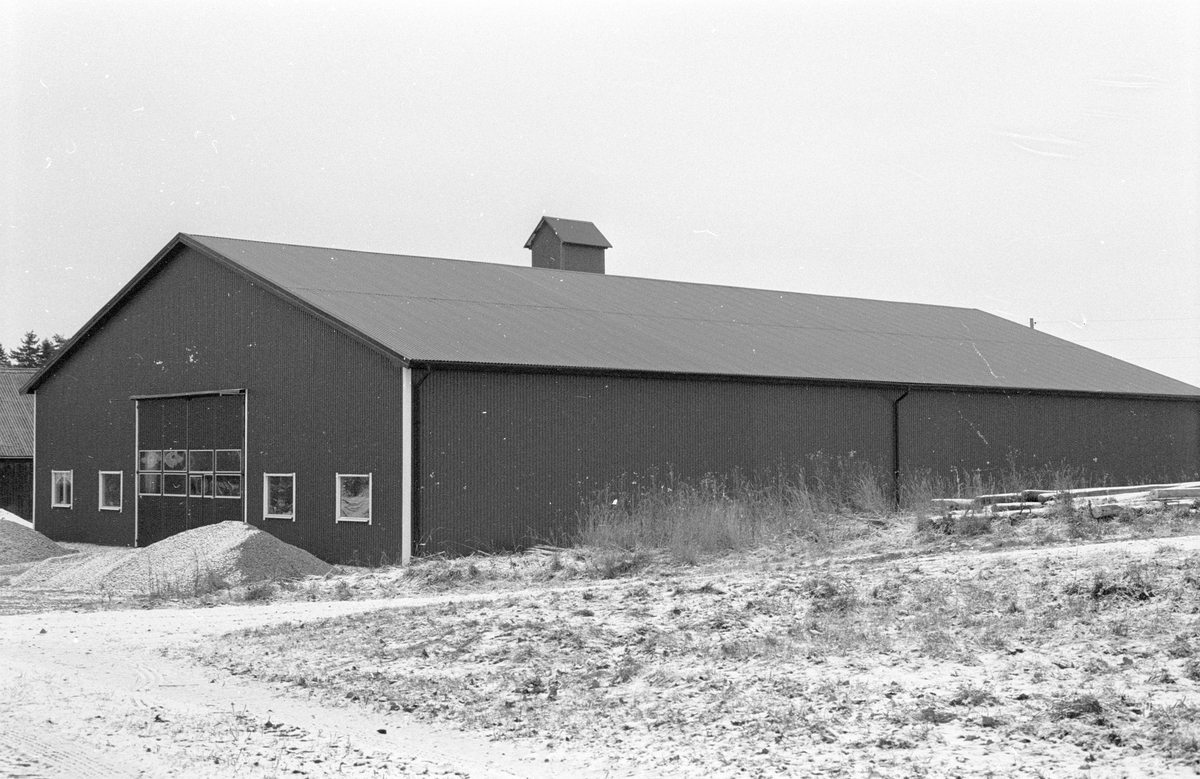 Maskinhall, Sunnanå 1:5, Sunnanå, Hagby socken, Uppland 1985