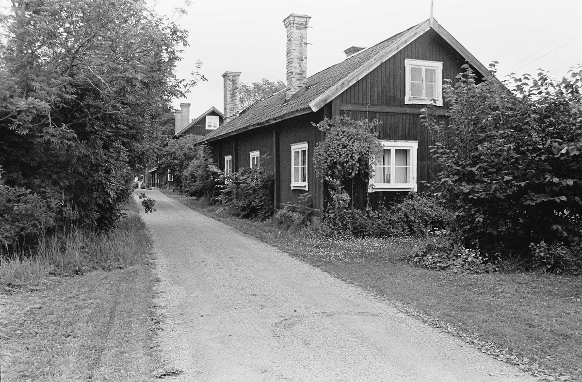 Smedsbostäder vid Norra gatan, Lövstabruk, Österlövsta socken, Uppland 2000