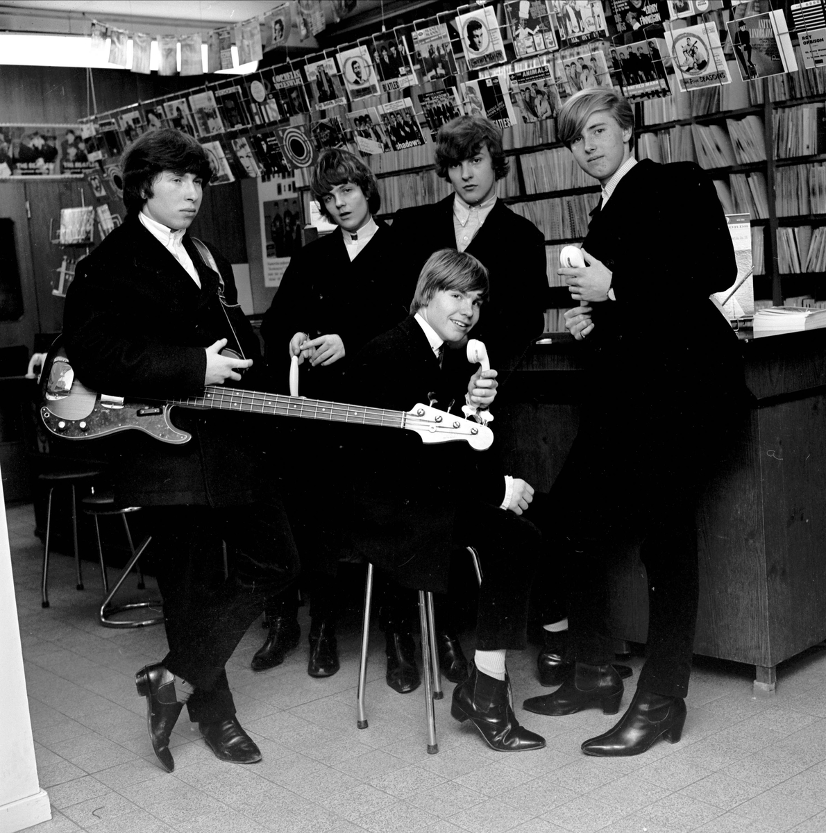 Musikgruppen The Nashmen hos Rulfs Musikhandel, Vaksalagatan 6, Uppsala 1964