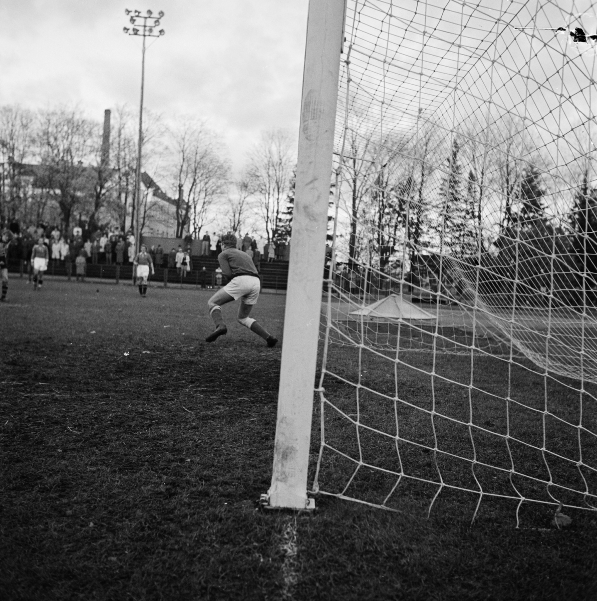 Fotboll, Uppsala högre allmänna läroverk-Motala, Studenternas idrottsplats, Kronåsen, Uppsala