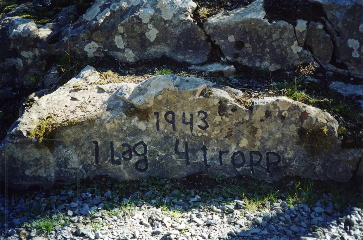 Navnestein, Navneberget mellom Brynsås og Kortongen