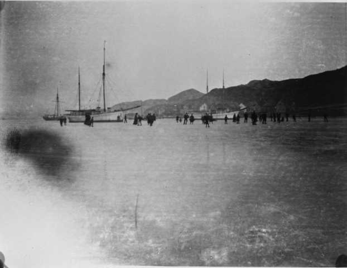 Gandfjorden islagt
