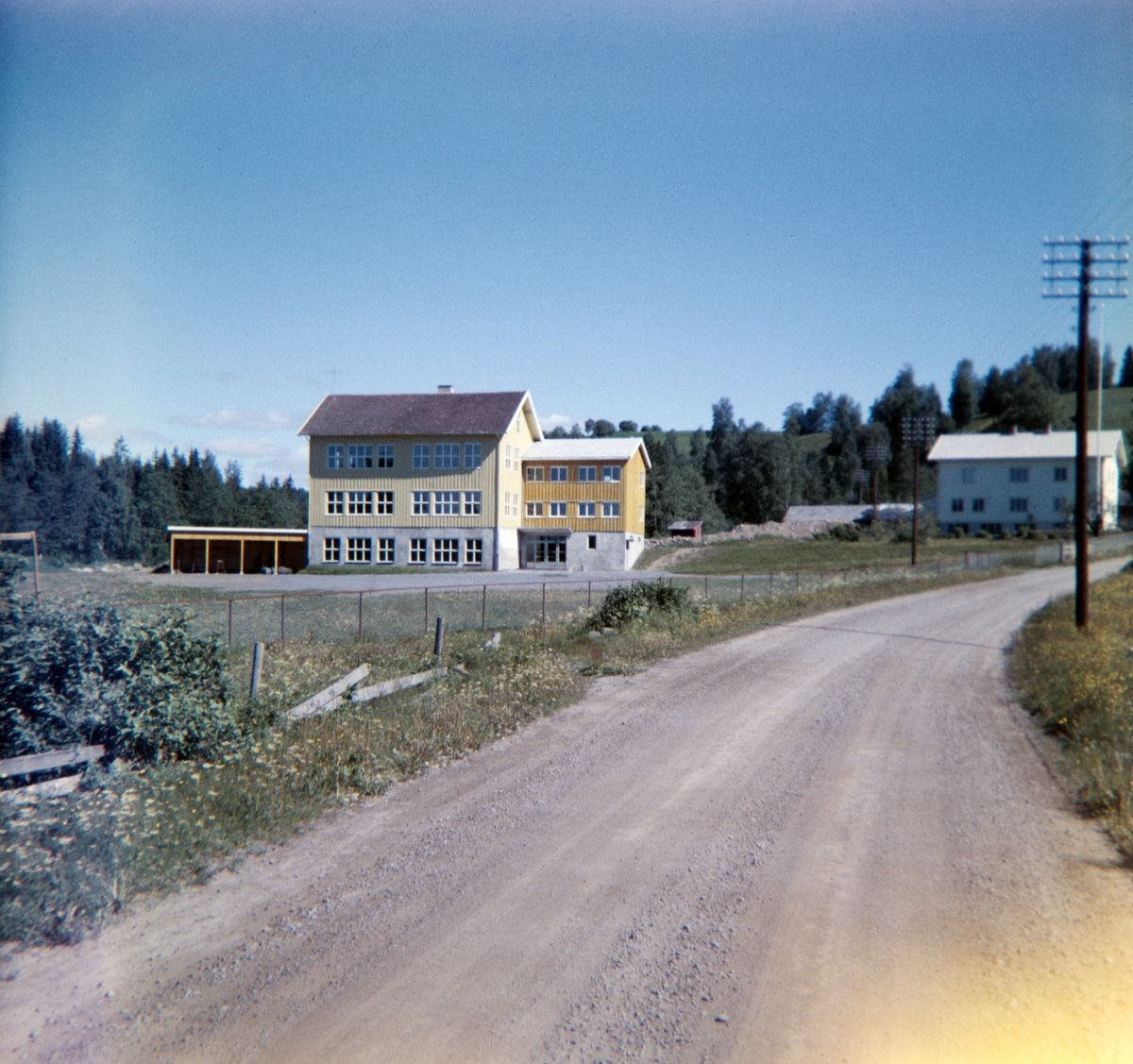 Mauset skole og lærerbolig, Brumunddal. 