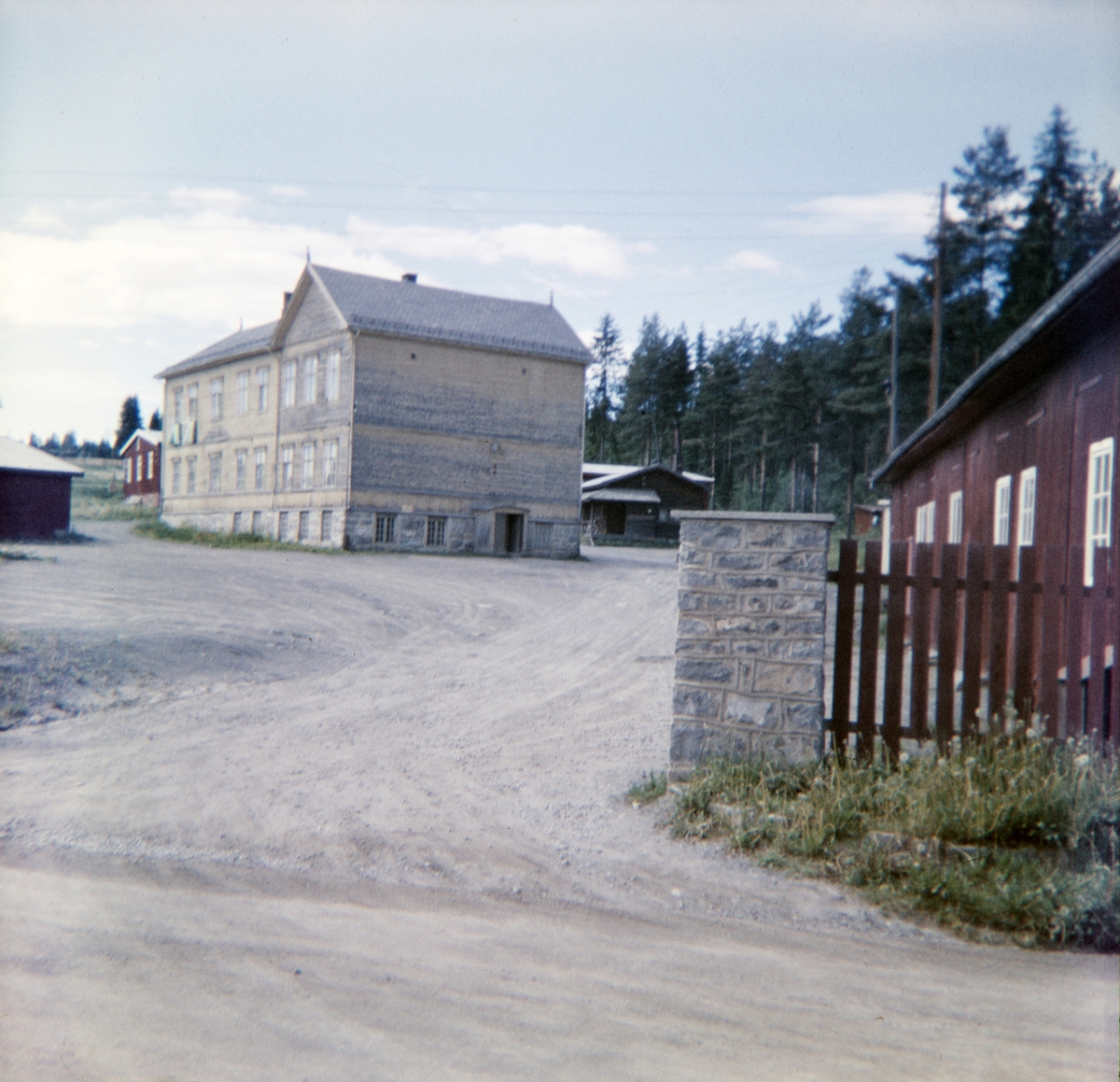 Ringsaker, Furnes, Stavsberg skole, tyskerbrakker,