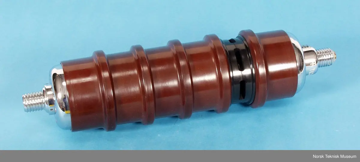 Emisjon 1000 mA/2.3 v. 125 kV