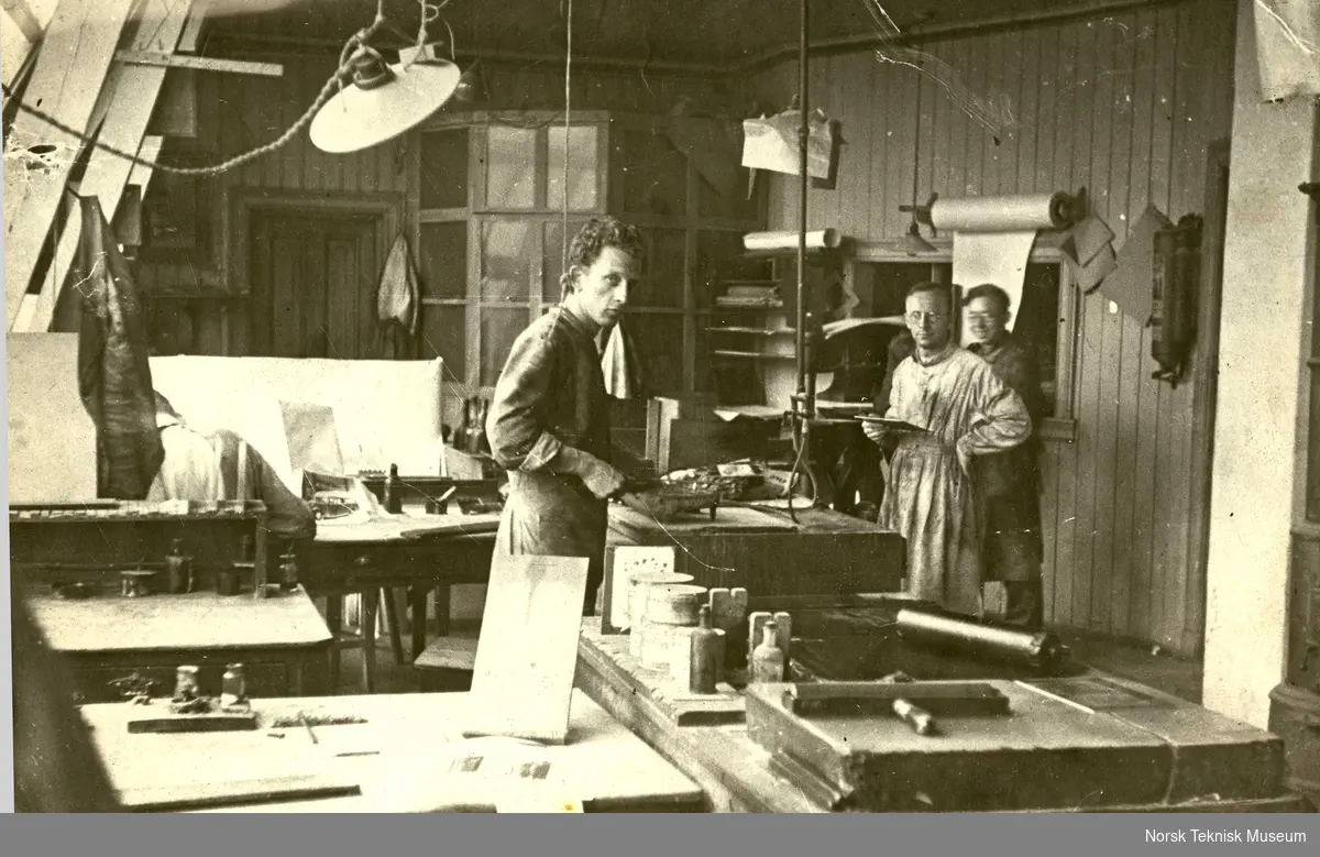 Produksjon ved klisjé-anstalten Wilh. Scheel & Co,  Akersgaten 7, omkring 1910