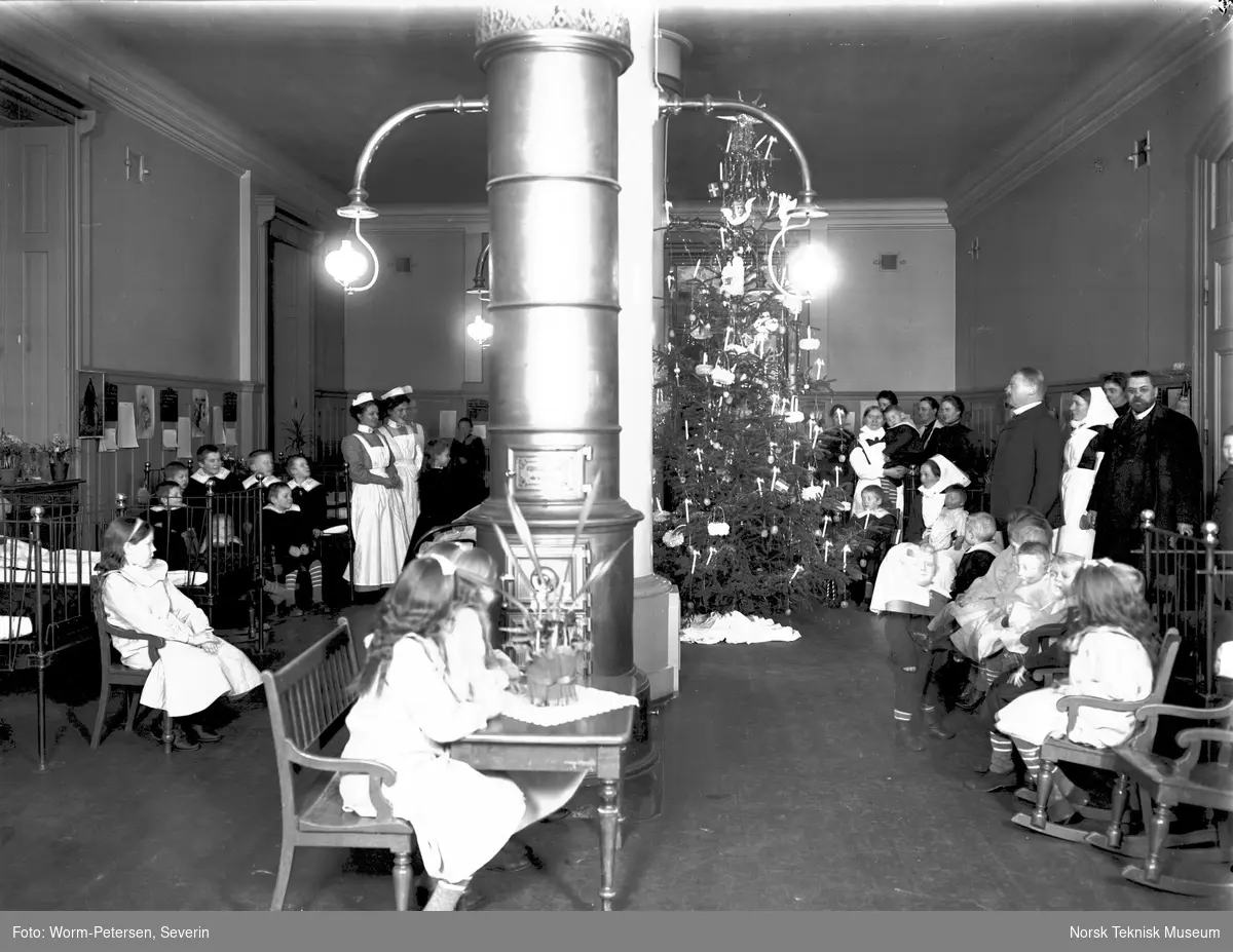 Fra barneklinikken, Rikshospitalet, Juletrefest