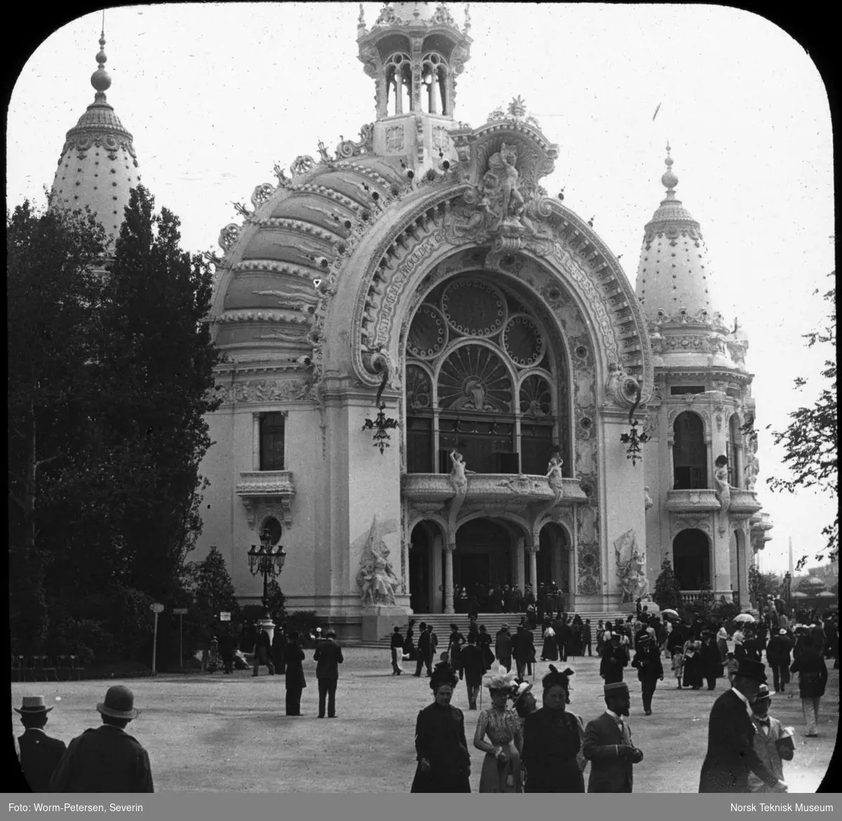 Verdensutstillingen i Paris 1900. Inngangen til fotoutstillingen. 